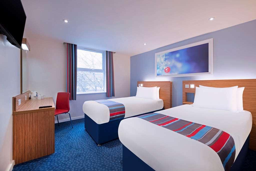 Travelodge Bath Waterside Δωμάτιο φωτογραφία