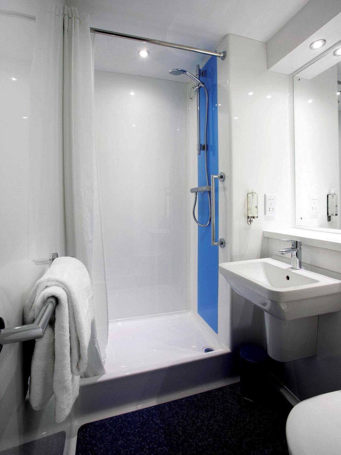 Travelodge Bath Waterside Εξωτερικό φωτογραφία